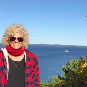 Meet your Posher, Deborah